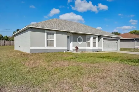 2724 Courtland Boulevard Deltona FL 32738