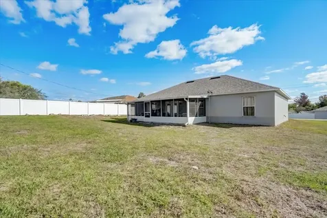2724 Courtland Boulevard Deltona FL 32738