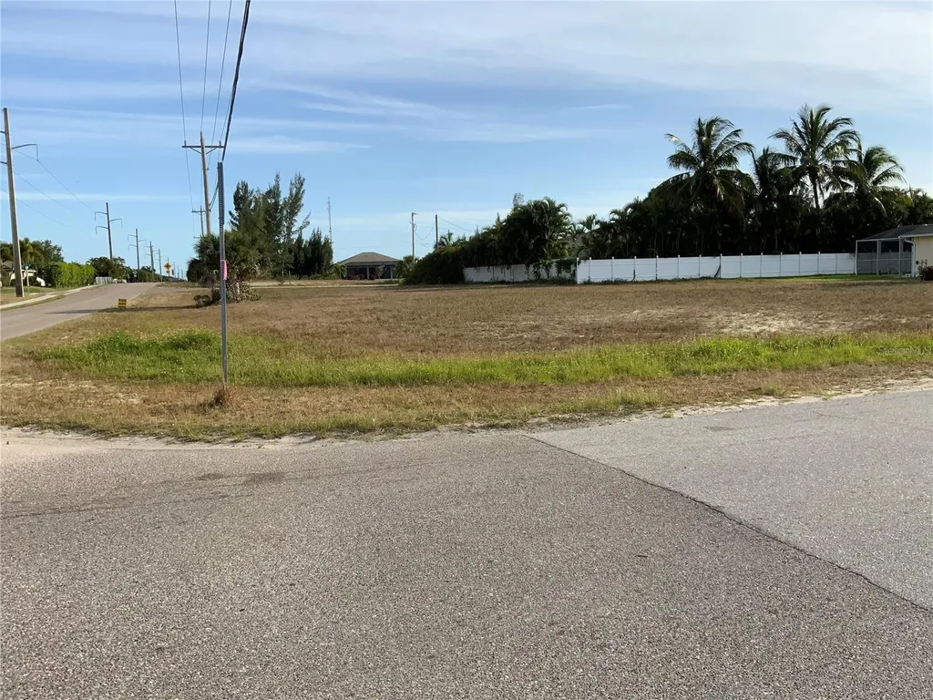 2000 SW 28th Terrace Cape Coral FL 33914