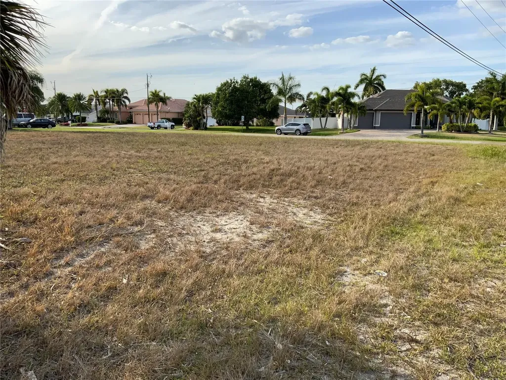 2000 SW 28th Terrace Cape Coral FL 33914