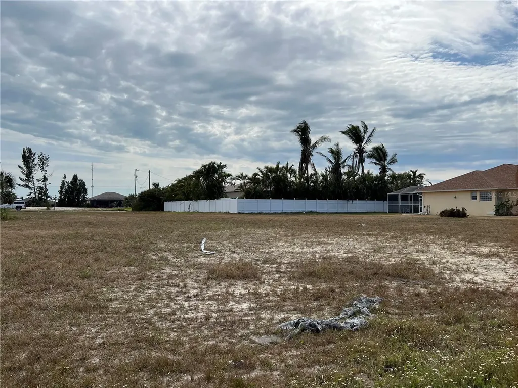 2000 SW 28th Terrace Cape Coral FL 33914