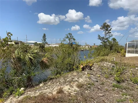 1708 NW 6th Place Cape Coral FL 33993