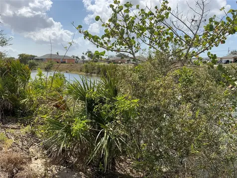 1708 NW 6th Place Cape Coral FL 33993