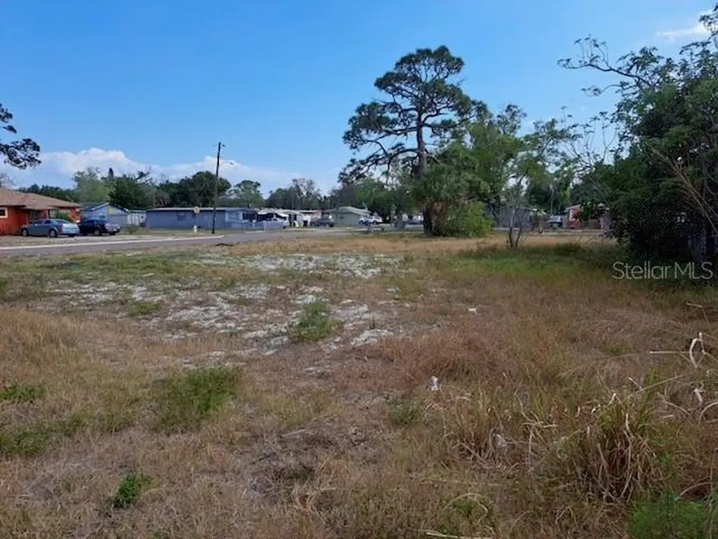 1225 46th Street S St Petersburg FL 33711