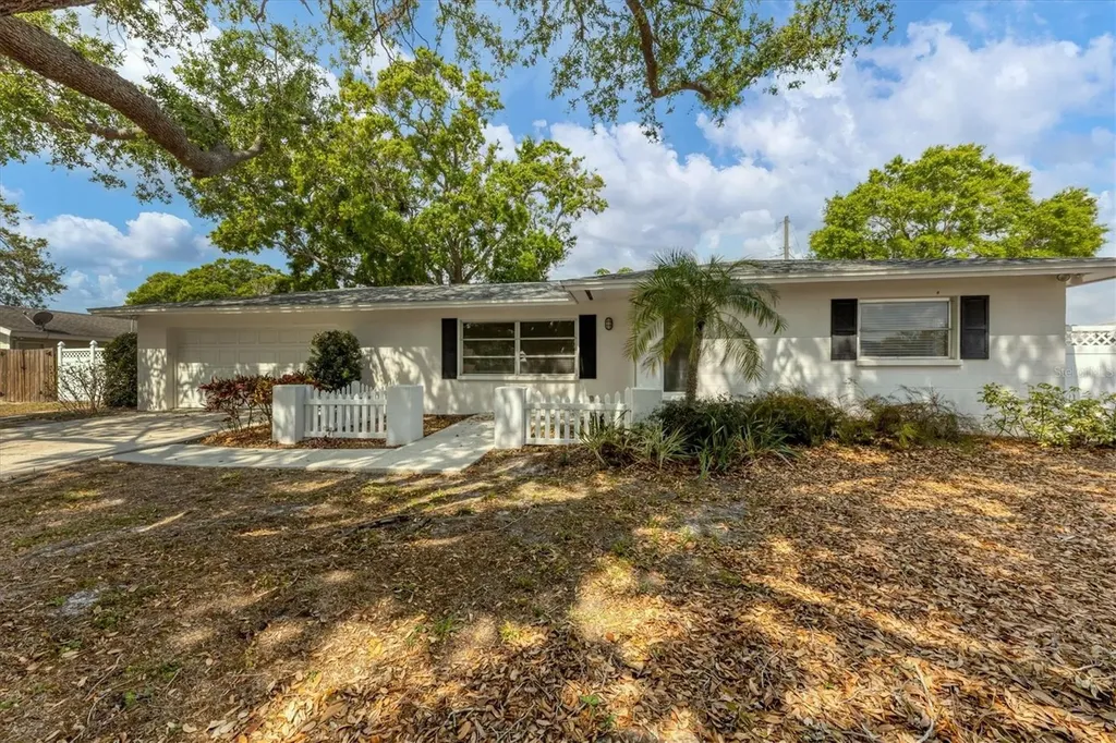 2630 Leafy Lane Sarasota FL 34239