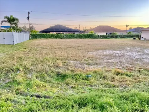 312 SE 19th Lane Cape Coral FL 33990