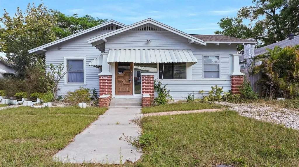 209 W Hiawatha Street Tampa FL 33604