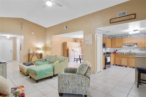 2305 Saphire Court Kissimmee FL 34743