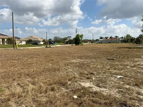 2113 NE 43rd Lane Cape Coral FL 33909
