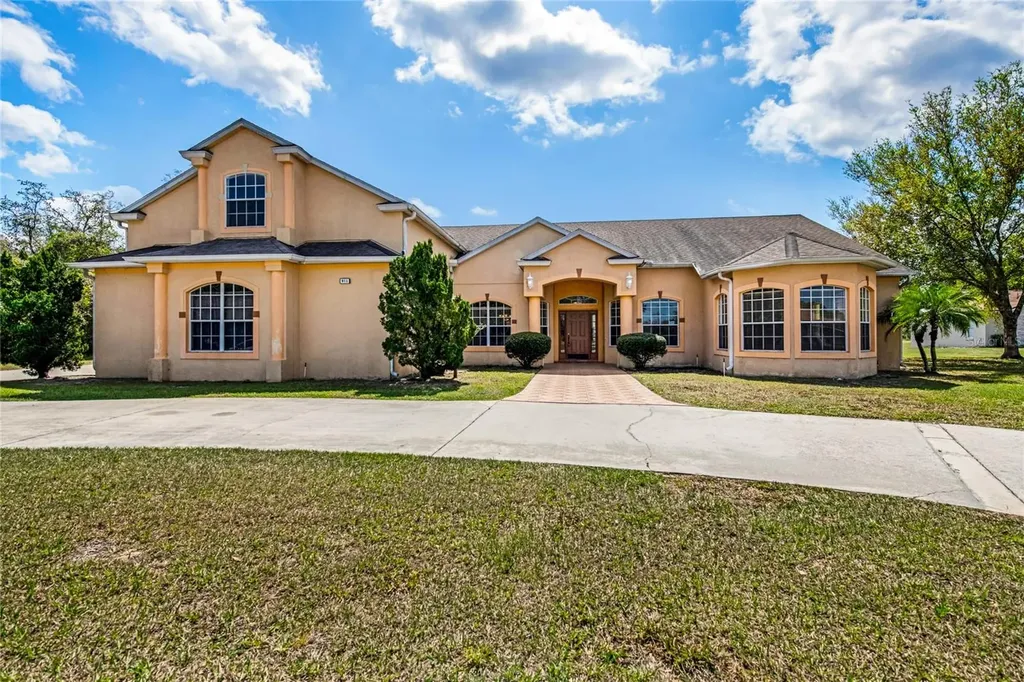 916 Florida Avenue Orange City FL 32763