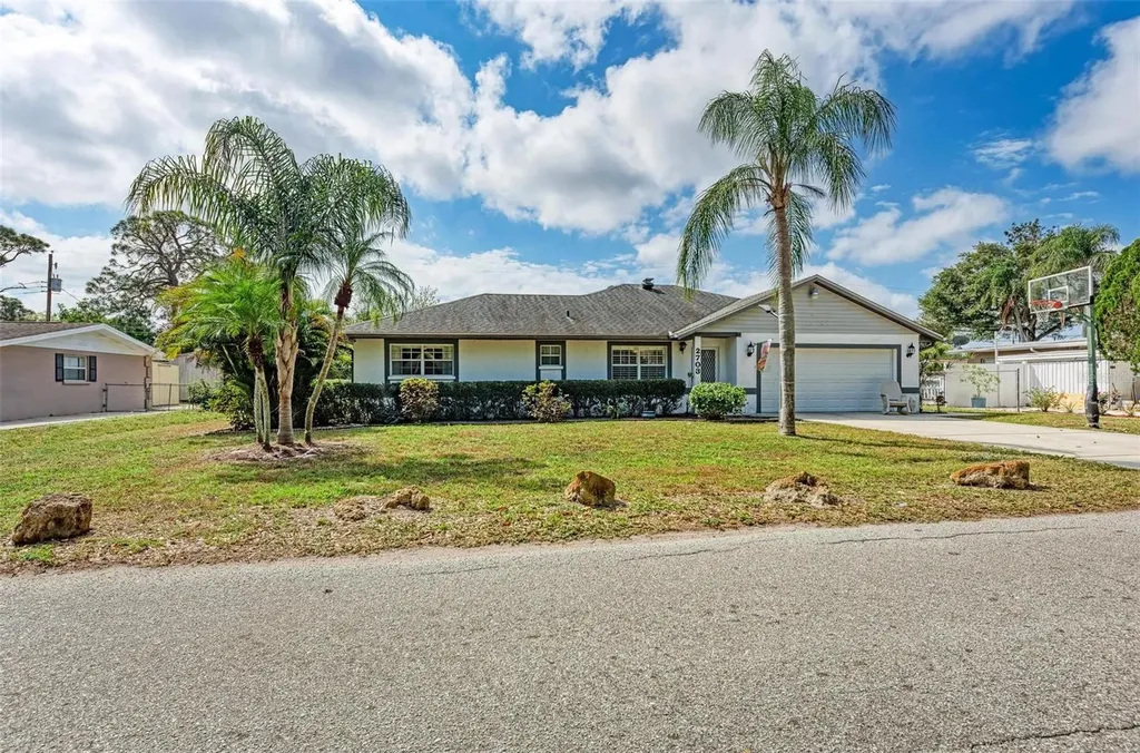 2703 39th Avenue W Bradenton FL 34205
