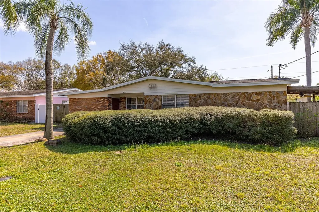 4422 W Bay Court Avenue Tampa FL 33611