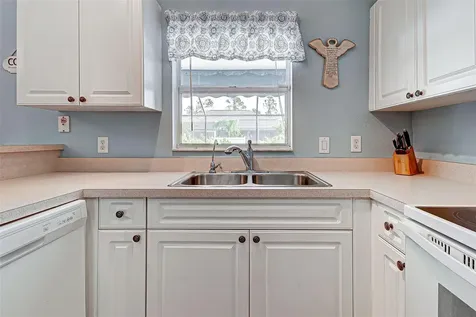 2766 Chickasaw Avenue North Port FL 34288