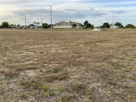 1830 NE 14th Street Cape Coral FL 33909