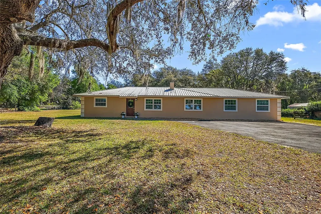 39824 French Road Lady Lake FL 32159