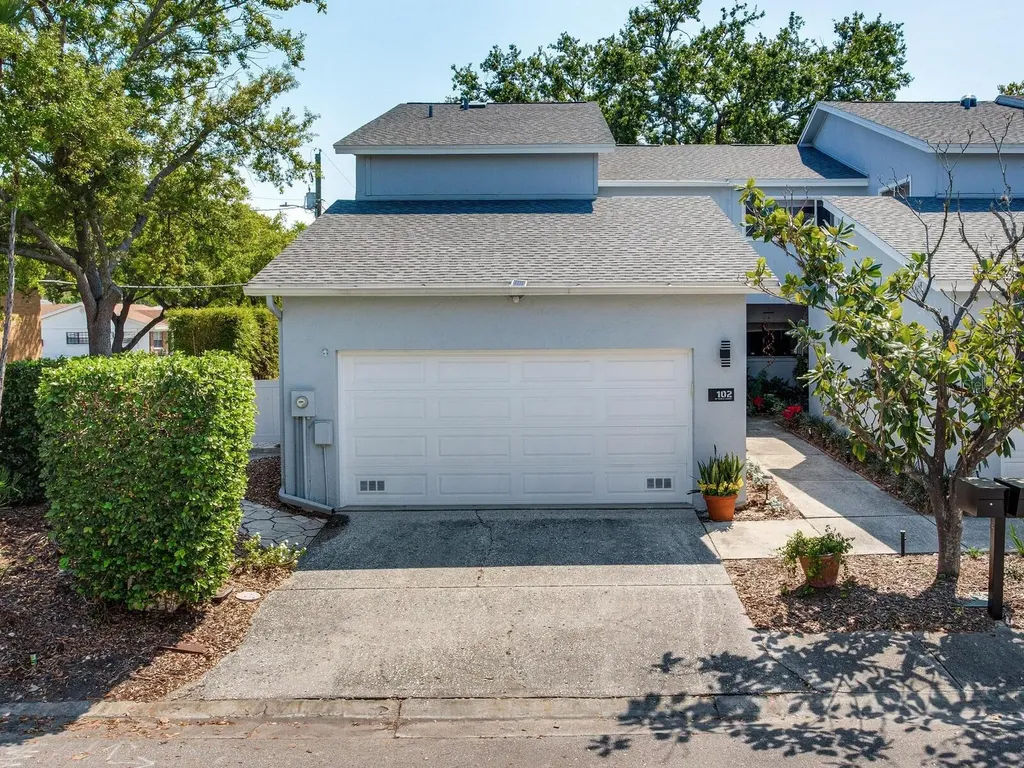 102 W Targa Court Tampa FL 33606