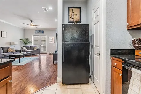 517 101st Avenue N St Petersburg FL 33702