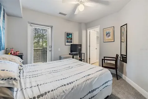 517 101st Avenue N St Petersburg FL 33702