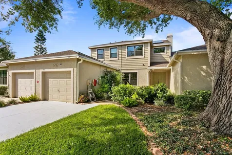 1017 San Carlos Avenue NE St Petersburg FL 33702