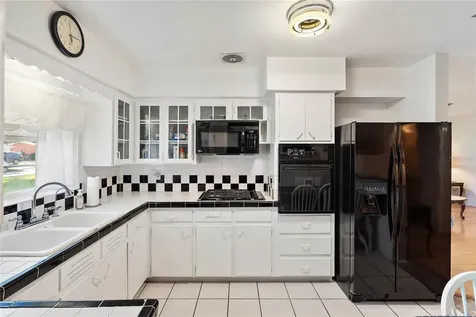 2821 46th Avenue S St Petersburg FL 33712