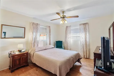 2821 46th Avenue S St Petersburg FL 33712