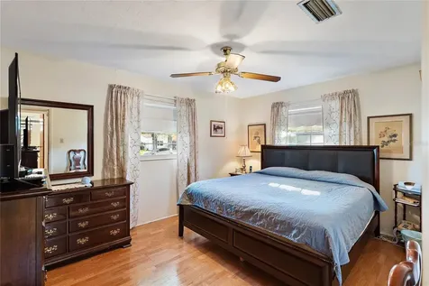 2821 46th Avenue S St Petersburg FL 33712
