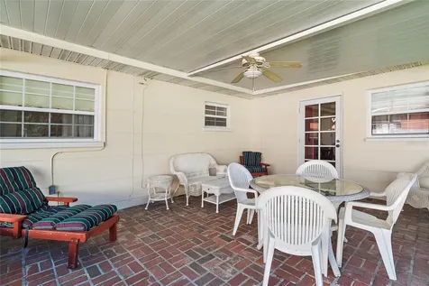 2821 46th Avenue S St Petersburg FL 33712