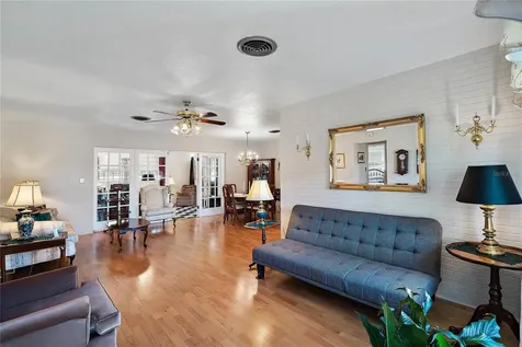 2821 46th Avenue S St Petersburg FL 33712