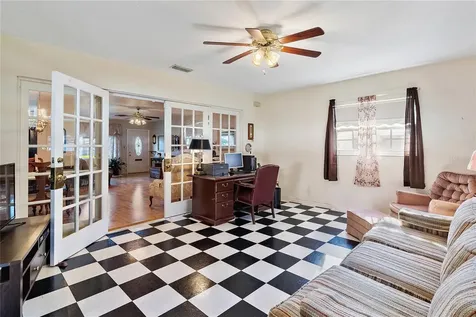 2821 46th Avenue S St Petersburg FL 33712