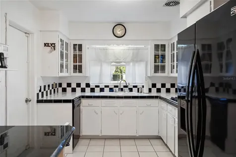 2821 46th Avenue S St Petersburg FL 33712