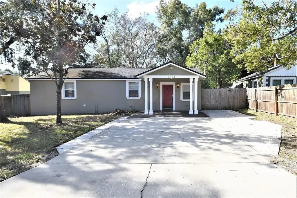 1701 SE Lambright Street Tampa FL 33610