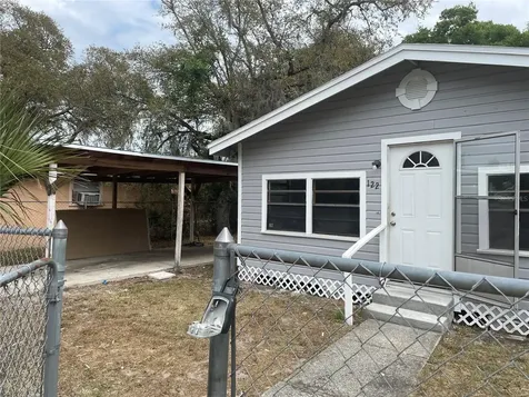 122 W 10th Street Apopka FL 32703