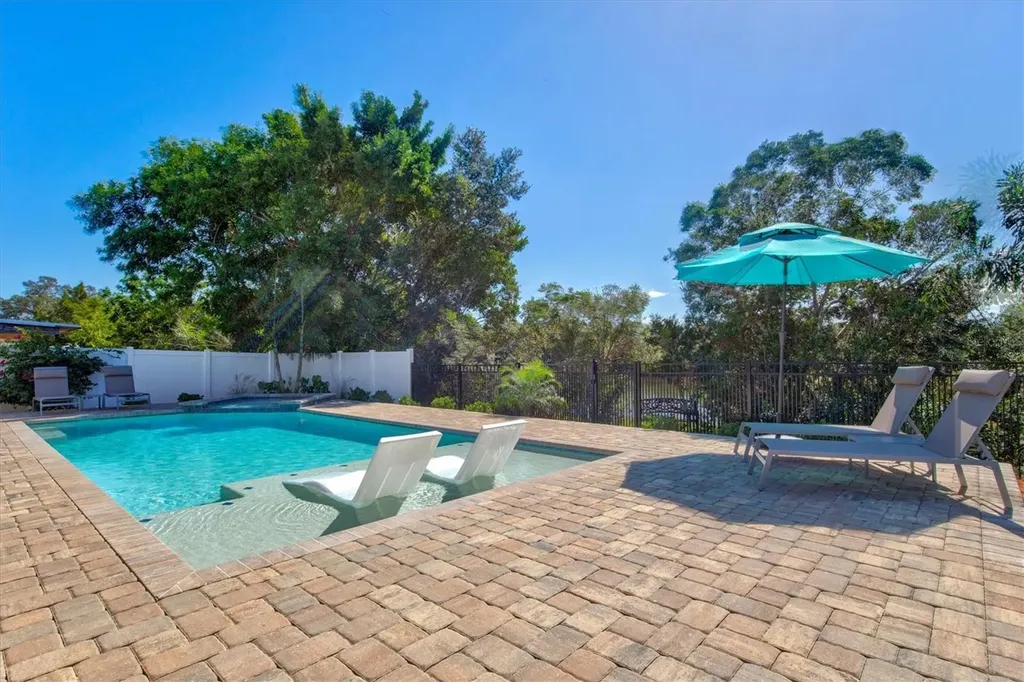 3210 Wood Street Sarasota FL 34237