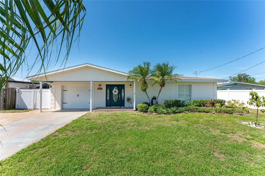 815 Poinsettia Avenue Ellenton FL 34222