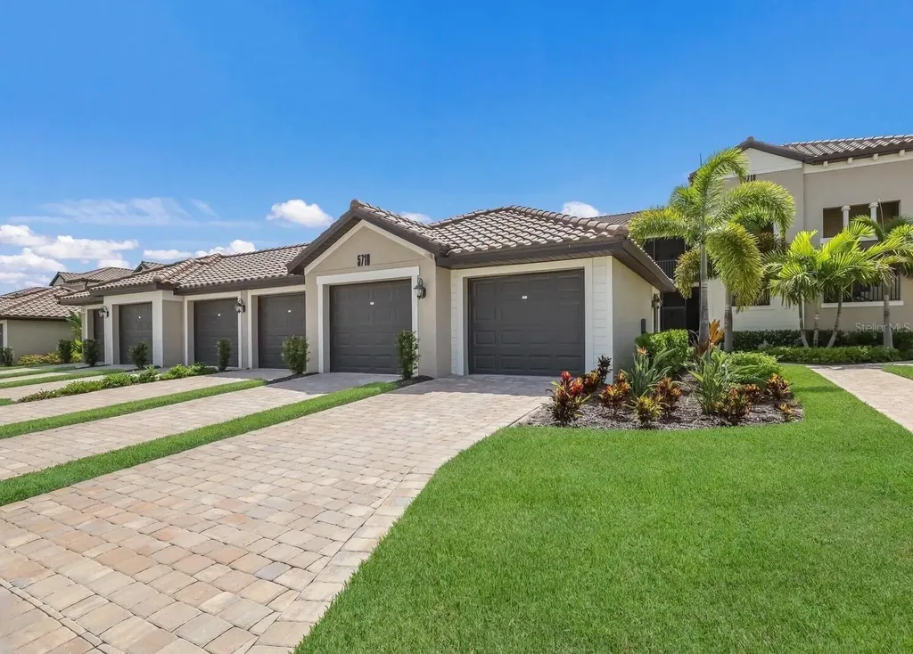 5710 Palmer Circle Bradenton FL 34211