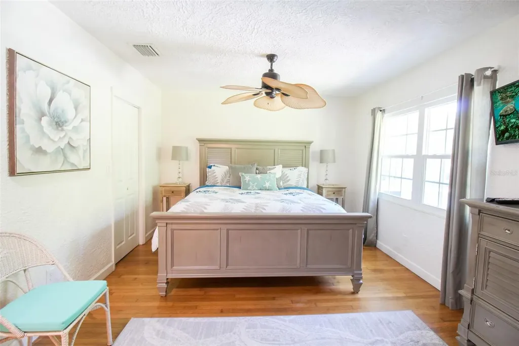 5812 7th Avenue NW Bradenton FL 34209