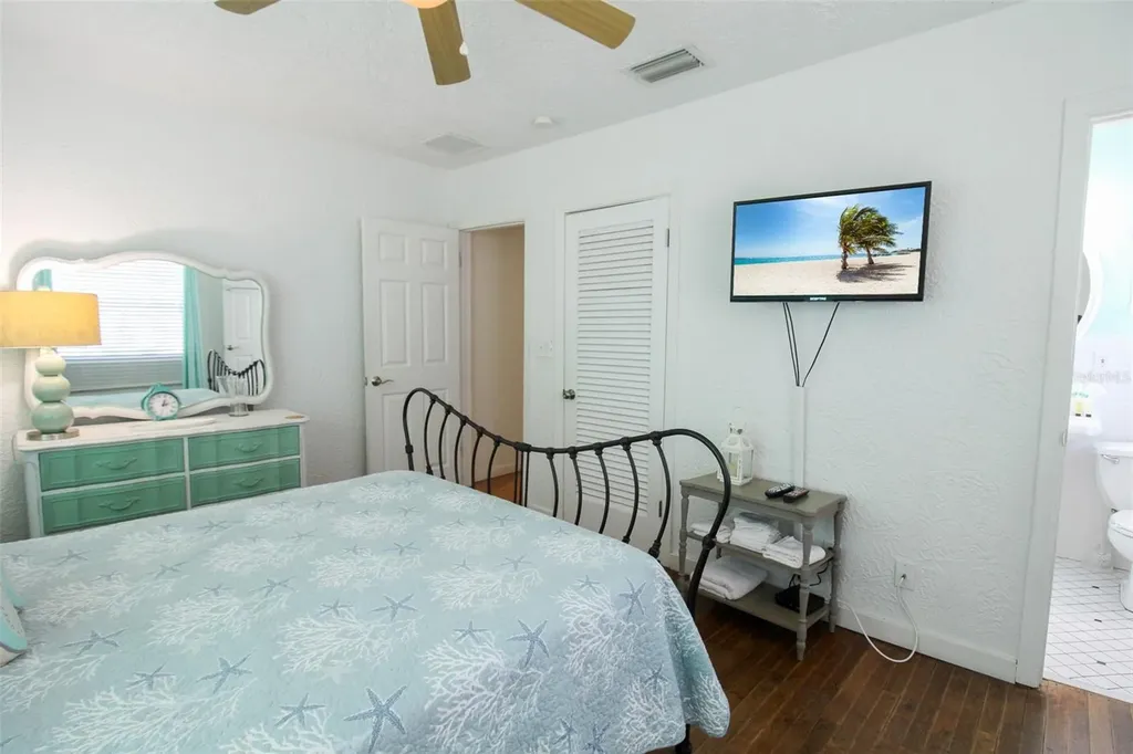 5812 7th Avenue NW Bradenton FL 34209