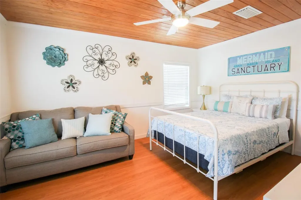 5812 7th Avenue NW Bradenton FL 34209