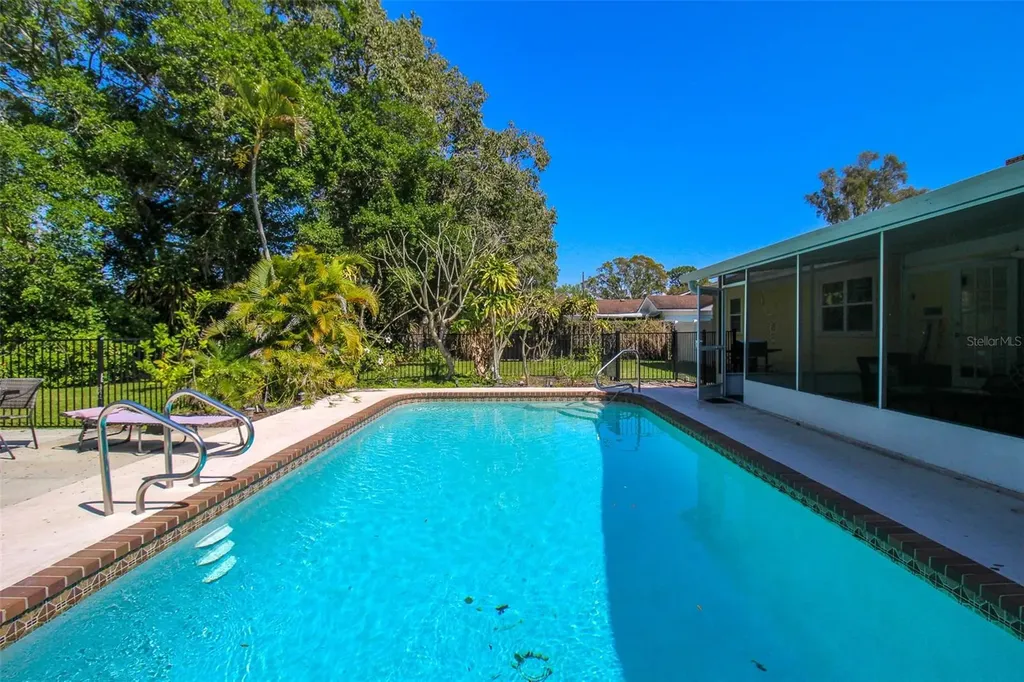 5812 7th Avenue NW Bradenton FL 34209