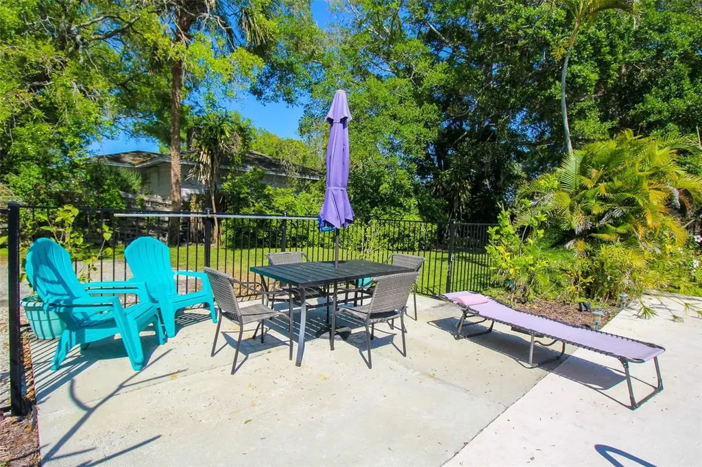 5812 7th Avenue NW Bradenton FL 34209