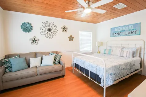 5812 7th Avenue NW Bradenton FL 34209