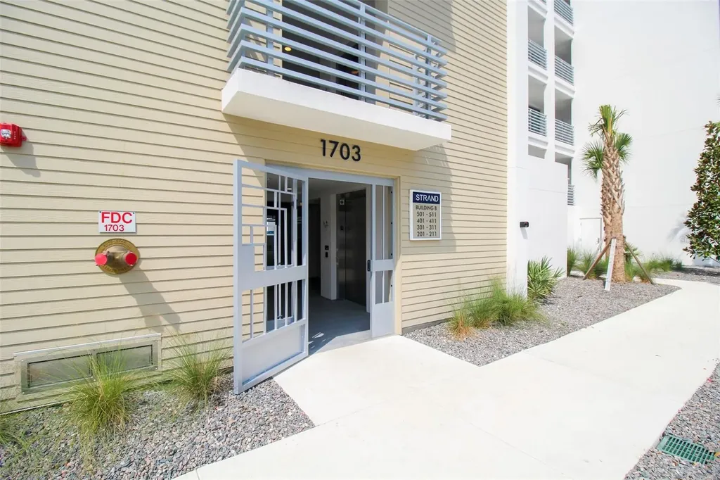 1703 N Tamiami Trail Sarasota FL 34234