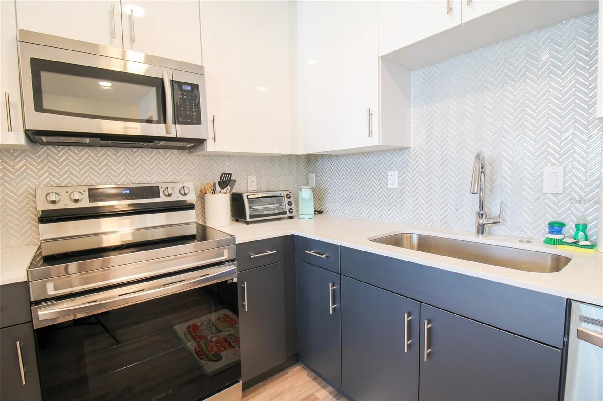 1703 N Tamiami Trail Sarasota FL 34234