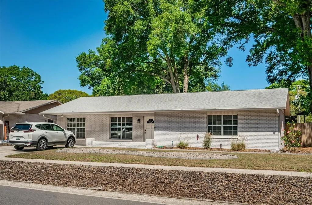 1208 Cedar Tree Lane Seffner FL 33584
