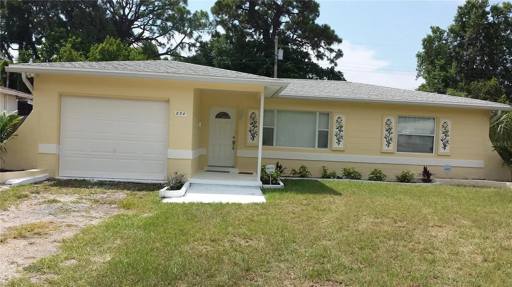 854 64th Avenue S St Petersburg FL 33705