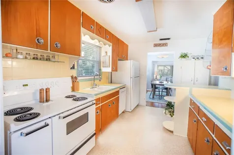 4621 Dartmouth Avenue N St Petersburg FL 33713