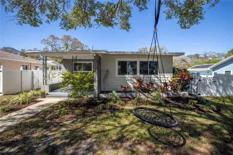 4621 Dartmouth Avenue N St Petersburg FL 33713