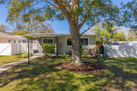 4621 Dartmouth Avenue N St Petersburg FL 33713