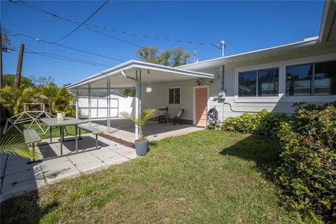4621 Dartmouth Avenue N St Petersburg FL 33713