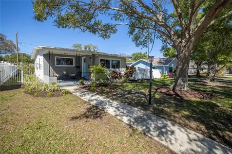 4621 Dartmouth Avenue N St Petersburg FL 33713